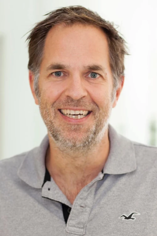 Portraitfoto von Dr. Ralf Brügel